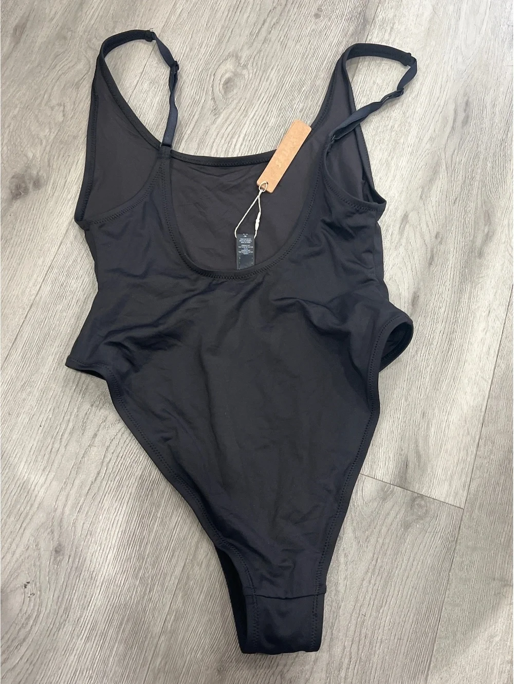 Skims SCOOP NECK ONE PIECE Onyx medium